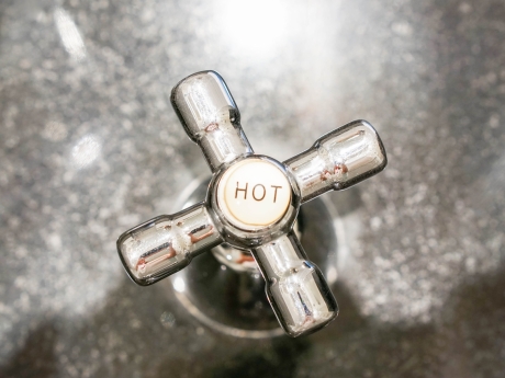 Hot water spigot 
